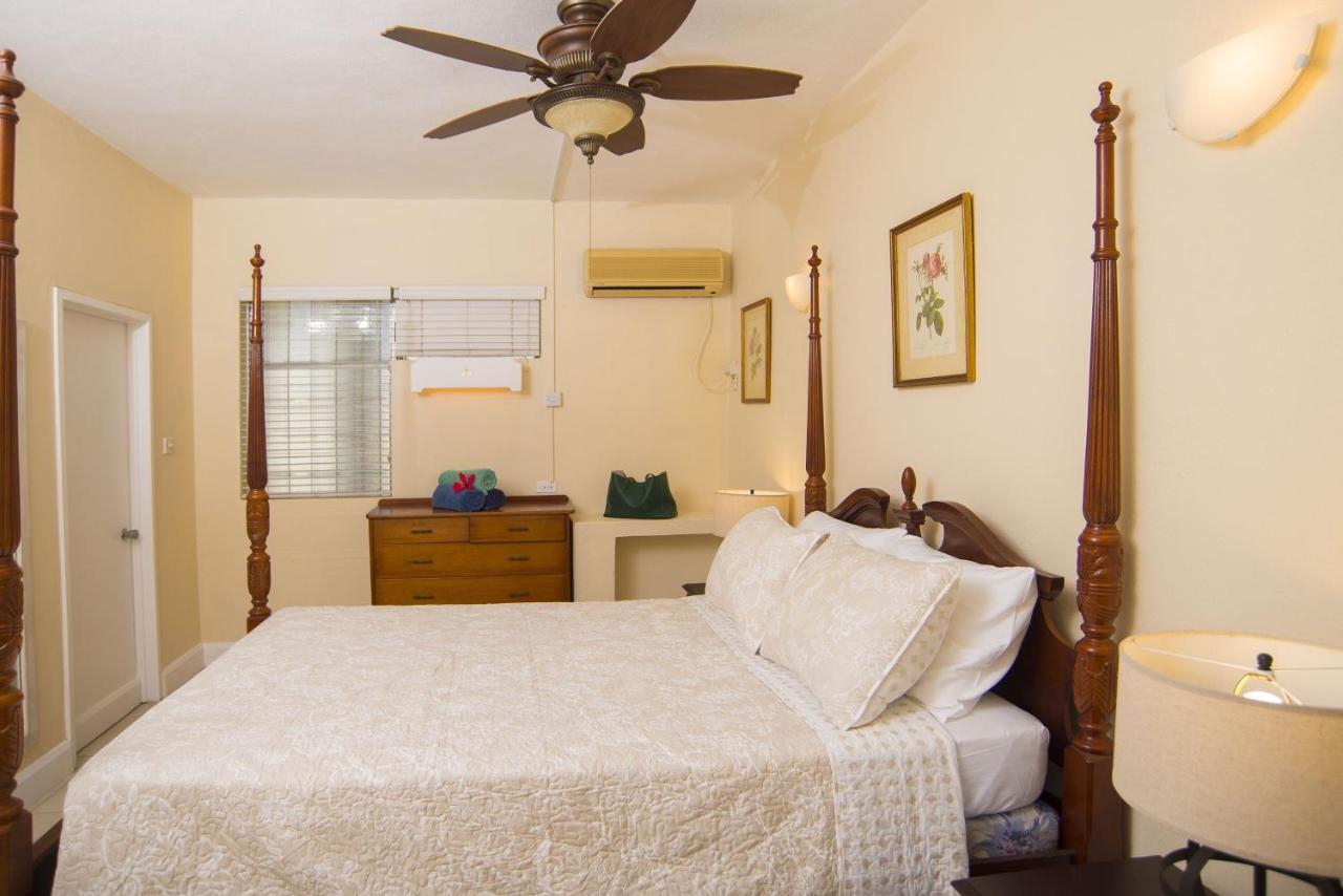 Ground Floor Apartment Located In Hometown, 5 Min Walk To The Beach سانت جيمس المظهر الخارجي الصورة