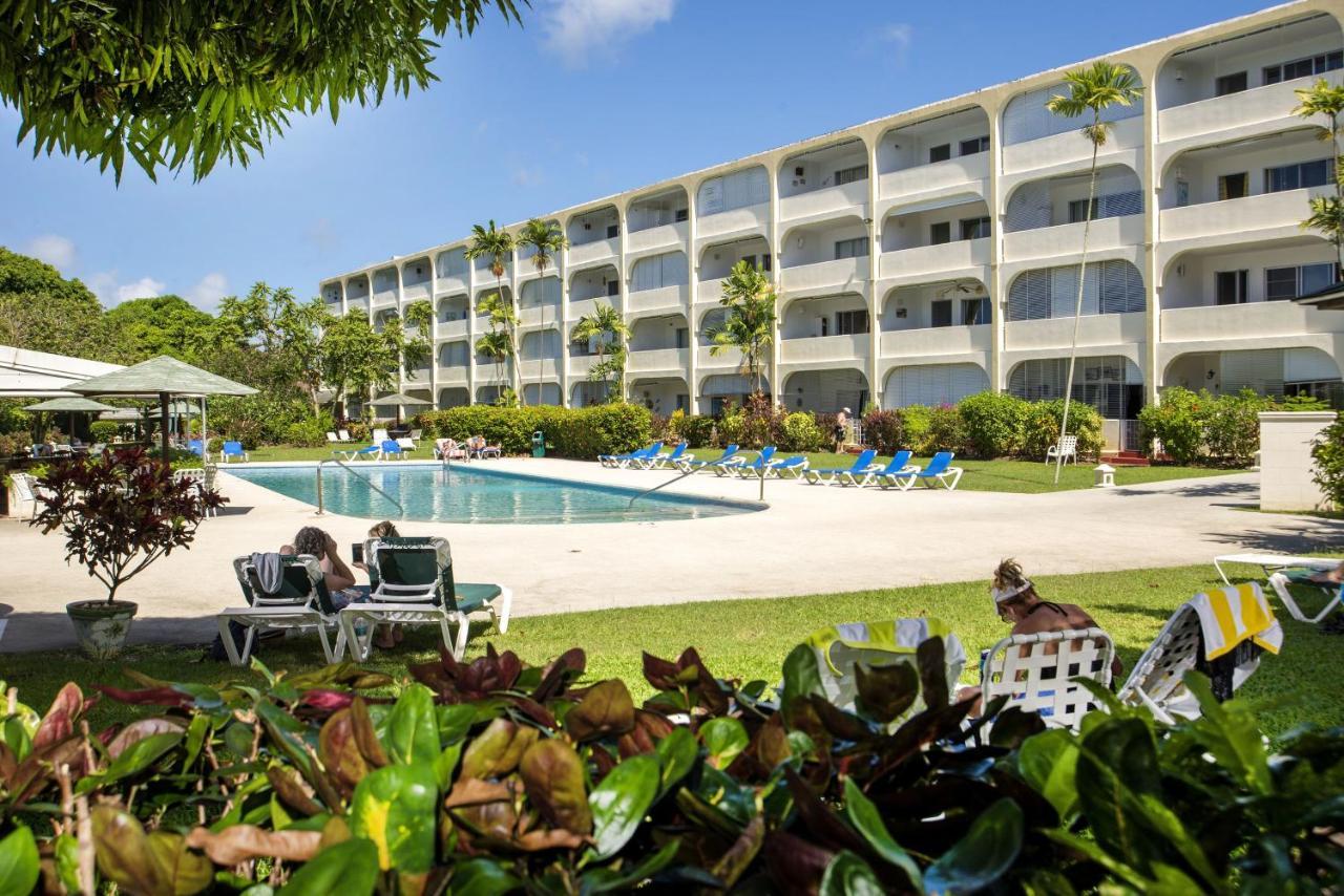 Ground Floor Apartment Located In Hometown, 5 Min Walk To The Beach سانت جيمس المظهر الخارجي الصورة