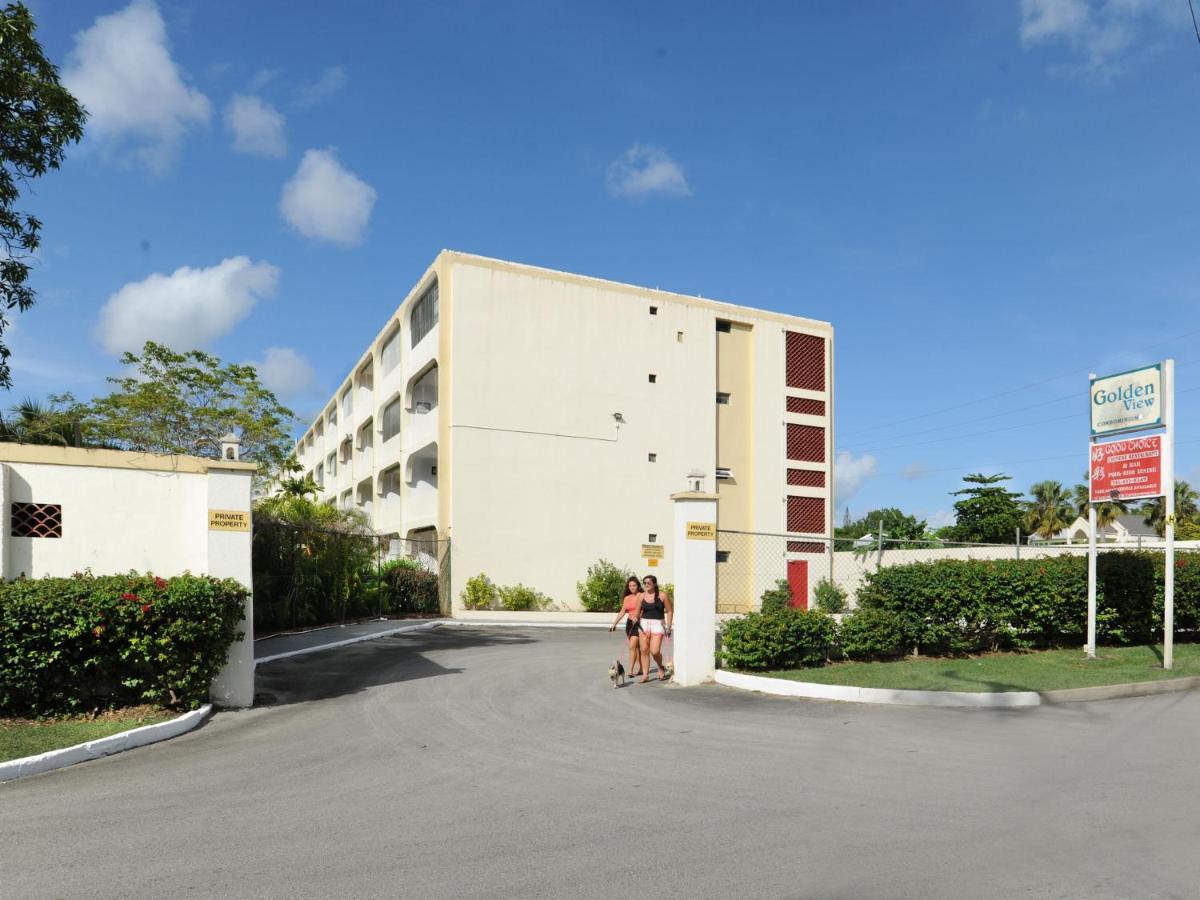 Ground Floor Apartment Located In Hometown, 5 Min Walk To The Beach سانت جيمس المظهر الخارجي الصورة